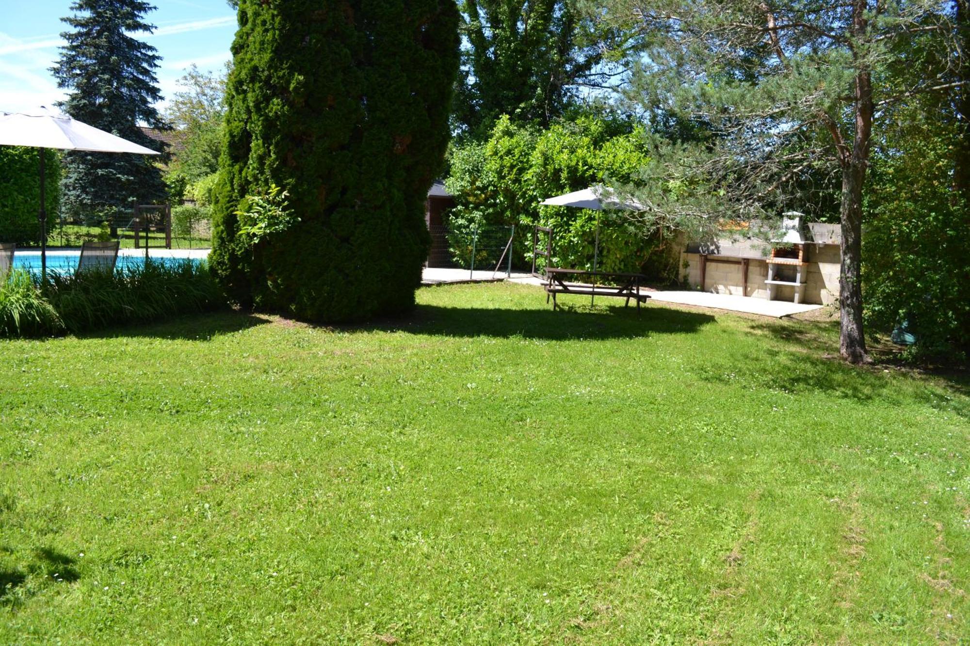 Montbron Les Bruyeres B&B 2 מראה חיצוני תמונה